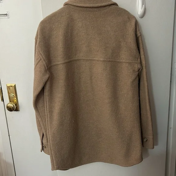 100% wool Aritzia shacket - Picture 3 of 5